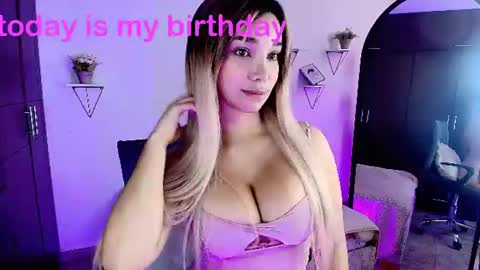 dahnia_cruz online show from 07-07-26, 03:38