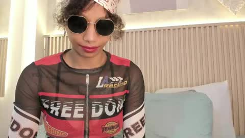 Snapshot of daiana_curly chatting on 04-28-26, 07:41 Daiana online show from 04-28-26, 07:41