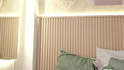 Snapshot of daiana_curly chatting on 05-18-26, 07:31 Daiana online show from 05-18-26, 07:31