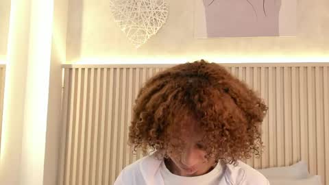 Snapshot of daiana_curly chatting on 06-08-26, 07:03 Daiana online show from 06-08-26, 07:03