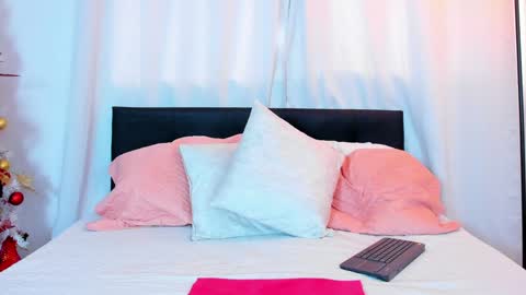 Daila Smith  online show from 12-23-24, 09:08