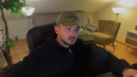 Daimon  online show from 11-22-25, 12:31