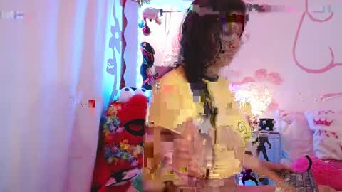 Snapshot of daina_flower chatting on 05-05-26, 03:58 DAINA online show from 05-05-26, 03:58