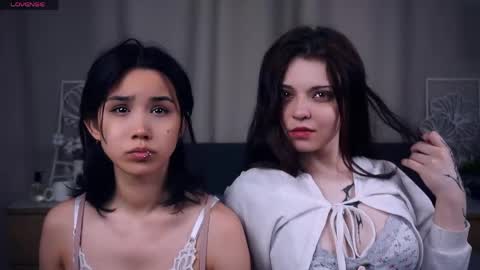 Aoi and Lily best friends online show from 05-31-26, 08:21