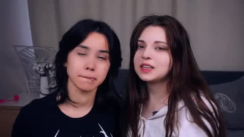 Aoi and Lily best friends online show from 06-07-26, 08:40