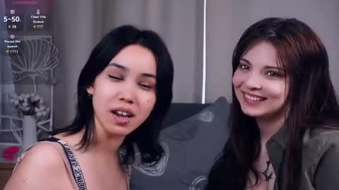 Aoi and Lily best friends online show from 06-11-26, 08:23