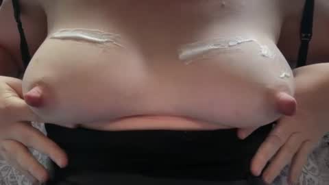 Snapshot of dairystation chatting on 07-01-26, 10:20 Mx Mommy Moo online show from 07-01-26, 10:20