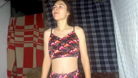 Snapshot of daiseyrina chatting on 06-07-26, 05:16 Jens online show from 06-07-26, 05:16
