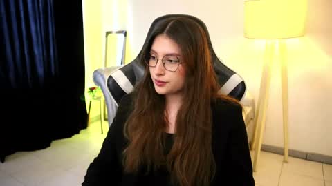 Lauren            online show from 09-20-25, 01:23