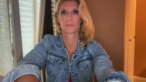 Daisy137 online show from 11-12-25, 03:45