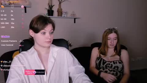 Snapshot of daisy_candy chatting on 02-15-25, 05:51 Little Di online show from 02-15-25, 05:51