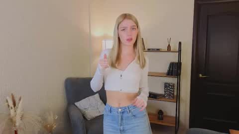 Snapshot of daisy_ward chatting on 10-23-25, 07:40 Alice online show from 10-23-25, 07:40