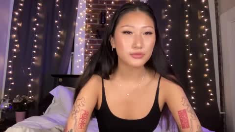 Daisy Kim online show from 02-22-25, 03:12