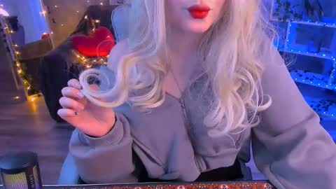 Daisy online show from 02-18-26, 01:40