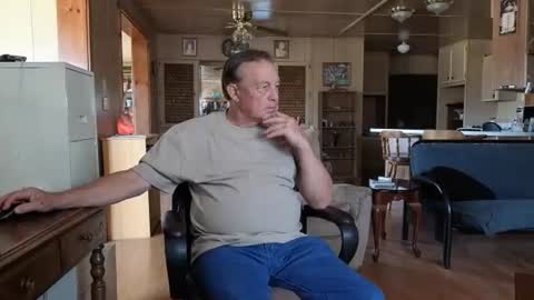 Snapshot of dakit2 chatting on 04-22-26, 07:48 dakit online show from 04-22-26, 07:48