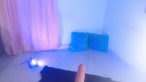 VALENTINA  online show from 11-01-25, 08:49