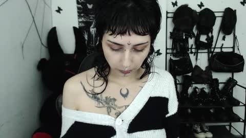 Snapshot of dakota_krall_ chatting on 02-19-26, 04:08 dakota online show from 02-19-26, 04:08