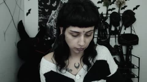 Snapshot of dakota_krall_ chatting on 05-06-26, 02:40 dakota online show from 05-06-26, 02:40
