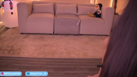 dako online show from 11-25-25, 03:39