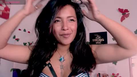 Snapshot of dakota_ro chatting on 09-29-25, 05:18 Caroliina online show from 09-29-25, 05:18