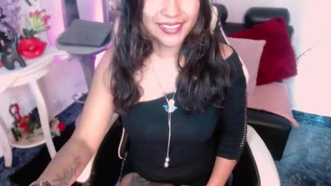 Snapshot of dakota_ro chatting on 10-14-25, 07:58 Caroliina online show from 10-14-25, 07:58