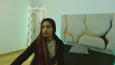 Snapshot of dakota_tay1 chatting on 09-09-25, 12:05 Dakota online show from 09-09-25, 12:05