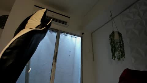 dakota_x18 online show from 09-23-25, 07:39