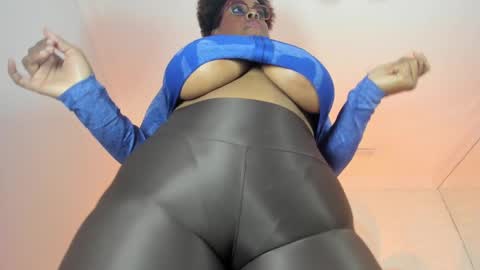 Snapshot of dakotasexshow2 chatting on 02-14-25, 10:58 Dakota Sex Show  online show from 02-14-25, 10:58