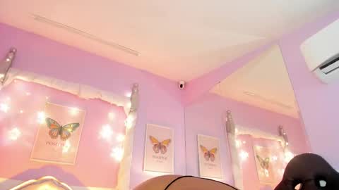 Snapshot of dakotasexshow2 chatting on 02-26-25, 01:53 Dakota Sex Show  online show from 02-26-25, 01:53