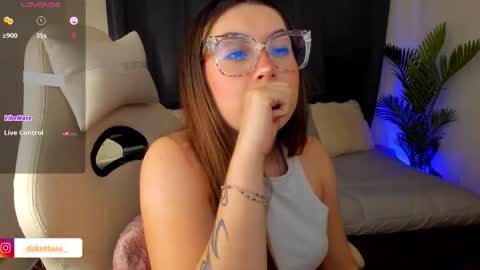 dakottaa__ online show from 10-29-25, 12:24