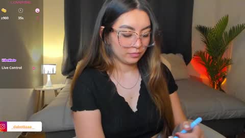 dakottaa__ online show from 04-13-26, 11:43