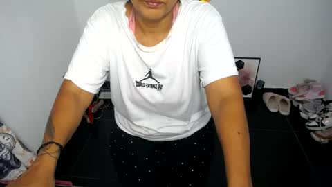 daleska_delicious1 online show from 06-24-26, 04:00