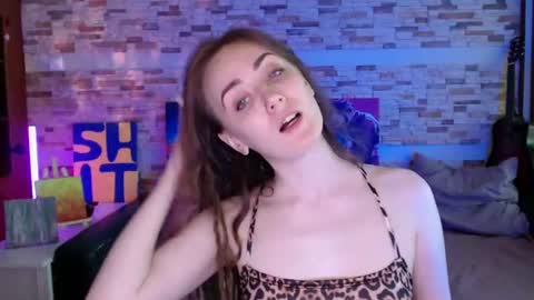 Dalia  online show from 06-21-26, 10:18