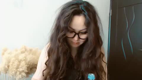 Snapshot of dalidayes chatting on 01-12-25, 08:25 Dali online show from 01-12-25, 08:25