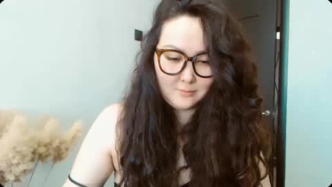 Snapshot of dalidayes chatting on 03-21-26, 05:45 Dali online show from 03-21-26, 05:45