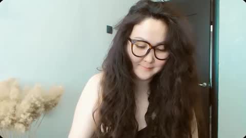 Snapshot of dalidayes chatting on 04-06-26, 05:41 Dali online show from 04-06-26, 05:41