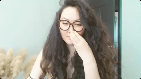 Snapshot of dalidayes chatting on 04-15-26, 06:31 Dali online show from 04-15-26, 06:31