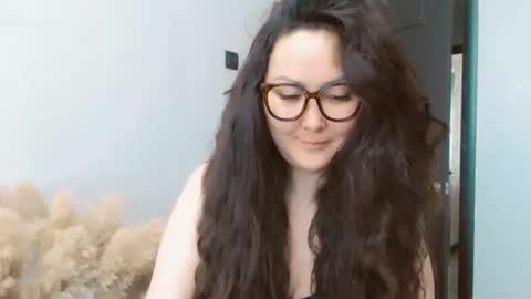 Snapshot of dalidayes chatting on 05-17-26, 04:32 Dali online show from 05-17-26, 04:32