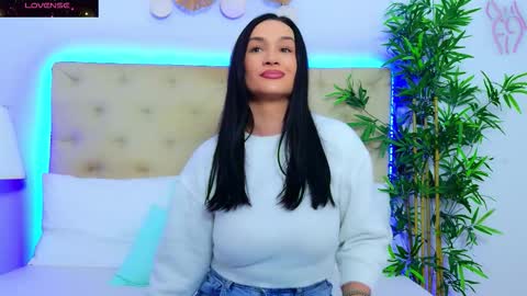 daliyaa_ online show from 11-24-25, 01:00