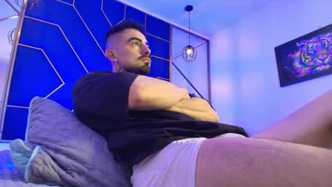 Dallas whitee online show from 03-03-26, 08:04