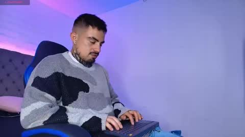 Dallas whitee online show from 03-26-26, 08:03