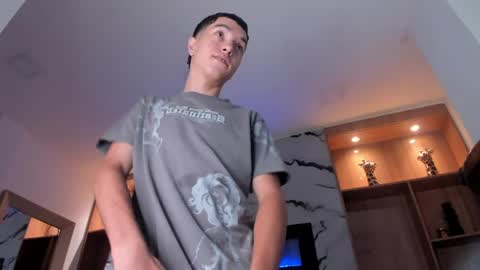 Snapshot of dallen_grant chatting on 05-04-26, 12:23 Dallen Grant online show from 05-04-26, 12:23