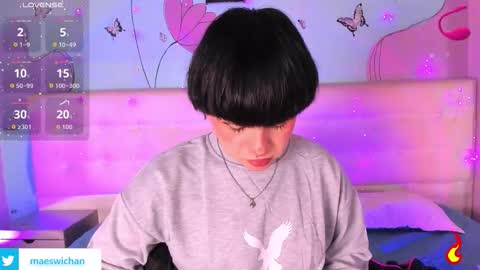 Snapshot of dalmonn_lennoxx chatting on 11-13-25, 12:04 dalmonn lennoxx online show from 11-13-25, 12:04