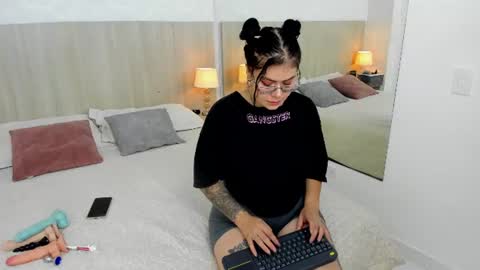 Snapshot of damaris_ponce chatting on 06-29-26, 03:46 Damaris Ponce online show from 06-29-26, 03:46