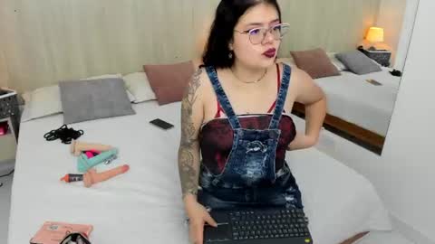 Snapshot of damaris_ponce chatting on 07-04-26, 03:35 Damaris Ponce online show from 07-04-26, 03:35