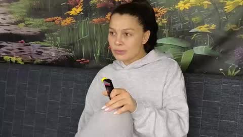 Snapshot of damedefeu chatting on 10-08-25, 11:41 damedefeu online show from 10-08-25, 11:41