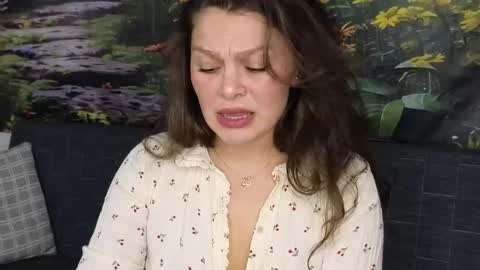 Snapshot of damedefeu chatting on 11-08-25, 12:27 damedefeu online show from 11-08-25, 12:27