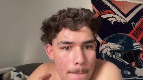 Snapshot of damiam_xj chatting on 12-13-24, 03:32 damiam xj online show from 12-13-24, 03:32