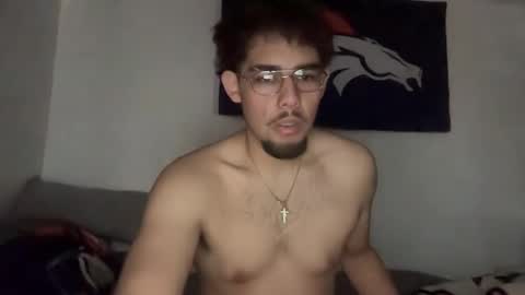 Snapshot of damiam_xj chatting on 11-13-25, 04:17 damiam xj online show from 11-13-25, 04:17