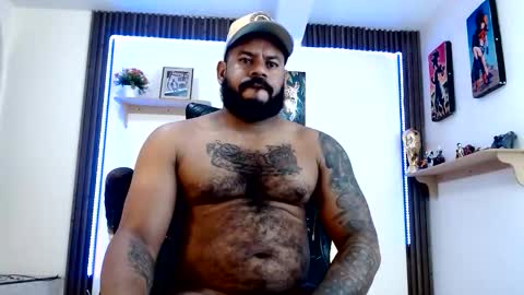 Snapshot of damian64436171 chatting on 05-19-26, 01:44 damian64436171 online show from 05-19-26, 01:44